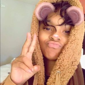 Meet your Posher, Charrisea